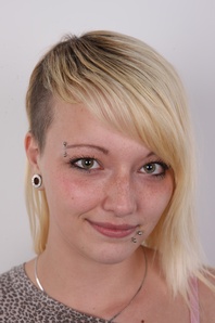 1. Download full pics of Nikola (18) from czechcasting.com