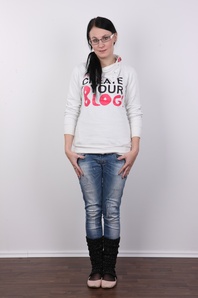 2. Download full pics of Tereza (21) from czechcasting.com