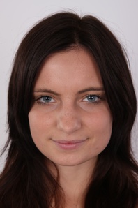 1. Download full pics of Marcela (21) from czechcasting.com