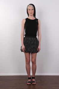 2. Download full pics of Alice (28) from czechcasting.com