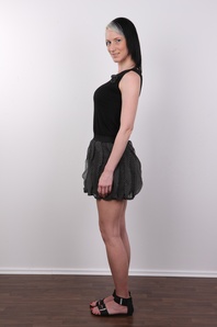3. Download full pics of Alice (28) from czechcasting.com