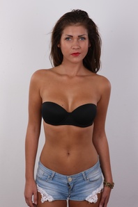 5. Download full pics of Andrea (20) from czechcasting.com