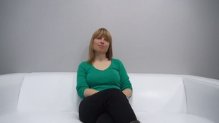 1. Download full pics of Romana (27) from czechcasting.com