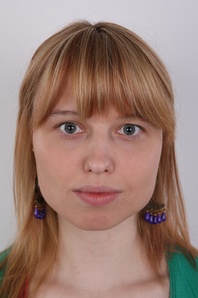 1. Download full pics of Romana (27) from czechcasting.com