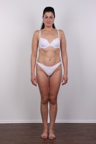 9. Download full pics of Andrea (27) from czechcasting.com