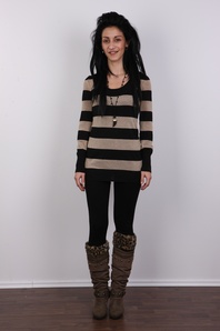 2. Download full pics of Kamila (22) from czechcasting.com