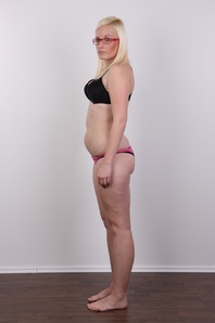 5. Download full pics of Tereza (23) from czechcasting.com