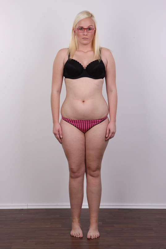 6. Download full pics of Tereza (23) from czechcasting.com