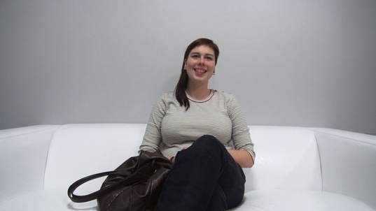 1. Download full pics of Daniela (21) from czechcasting.com