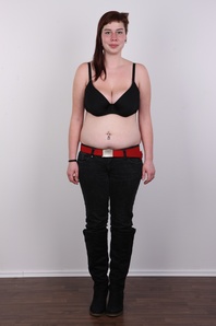 4. Download full pics of Daniela (21) from czechcasting.com