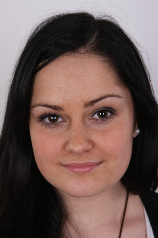 1. Download full pics of Lucie (18) from czechcasting.com