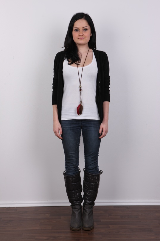 2. Download full pics of Lucie (18) from czechcasting.com