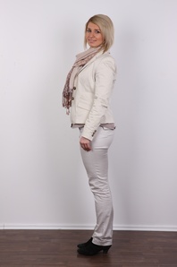 3. Download full pics of Sarka (21) from czechcasting.com