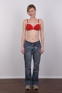 5. Download full pics of Radka (29) from czechcasting.com