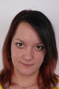 1. Download full pics of Vendula (22) from czechcasting.com