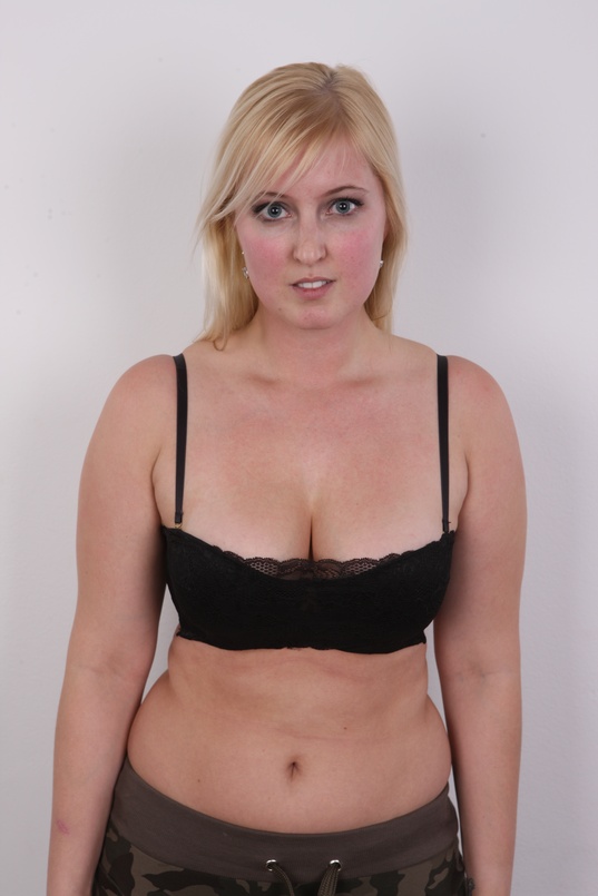 8. Download full pics of Lucie (24) from czechcasting.com