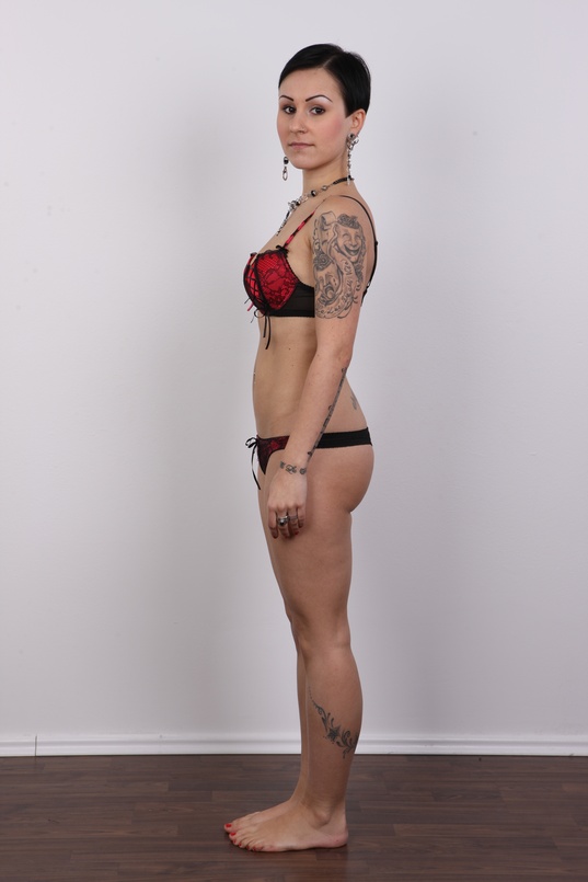 8. Download full pics of Lucie (23) from czechcasting.com