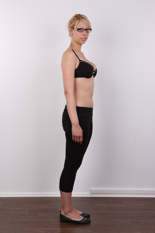 3. Download full pics of Klara (24) from czechcasting.com