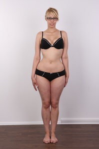 4. Download full pics of Klara (24) from czechcasting.com