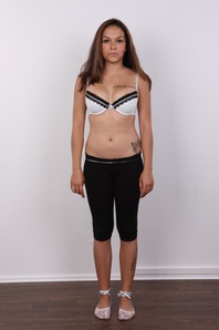 5. Download full pics of Aneta (19) from czechcasting.com