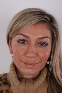 1. Download full pics of Marketa (34) from czechcasting.com