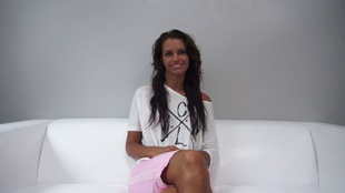 1. Download full pics of Veronika (25) from czechcasting.com