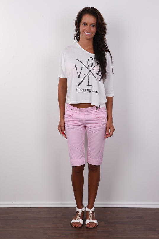 2. Download full pics of Veronika (25) from czechcasting.com