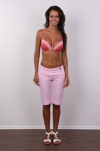 4. Download full pics of Veronika (25) from czechcasting.com