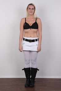 4. Download full pics of Katerina (33) from czechcasting.com