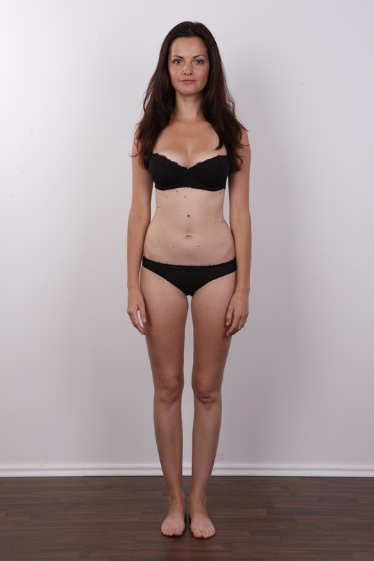 7. Download full pics of Lucie (25) from czechcasting.com