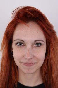 1. Download full pics of Daniela (23) from czechcasting.com