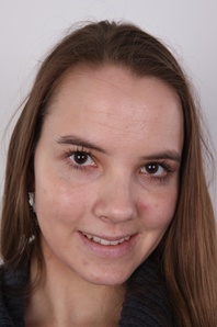 1. Download full pics of Adriana (23) from czechcasting.com