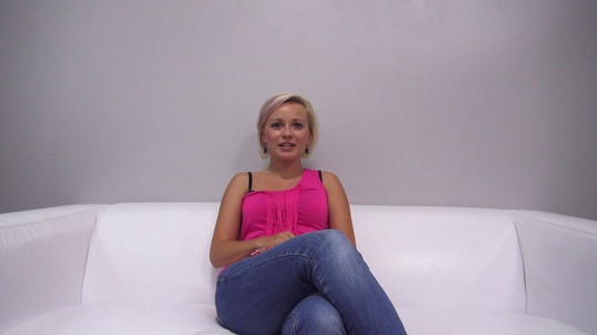 1. Download full pics of Sona (24) from czechcasting.com