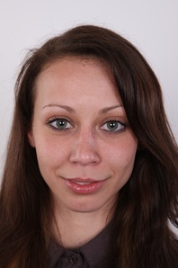 1. Download full pics of Pavla (22) from czechcasting.com