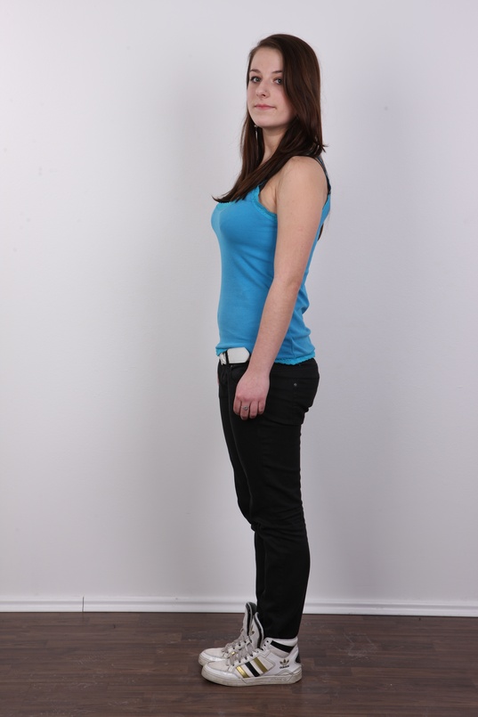 3. Download full pics of Martina (18) from czechcasting.com