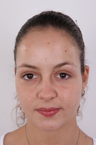 1. Download full pics of Martina (19) from czechcasting.com