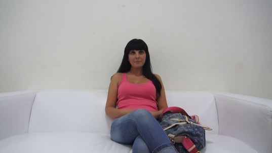 1. Download full pics of Tereza (26) from czechcasting.com