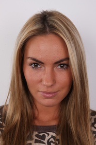 1. Download full pics of Veronika (26) from czechcasting.com