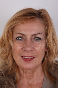 1. Download full pics of Zuzana (64) from czechcasting.com