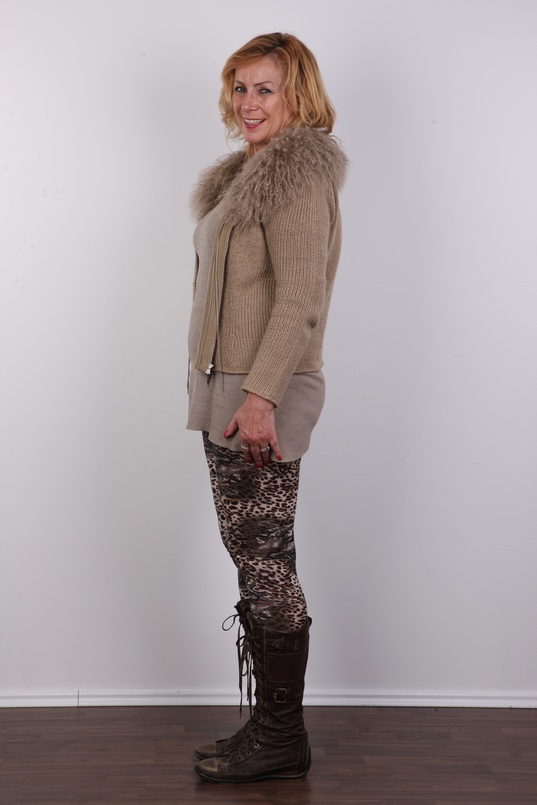 3. Download full pics of Zuzana (64) from czechcasting.com