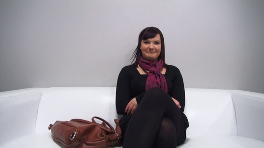 1. Download full pics of Petra (18) from czechcasting.com