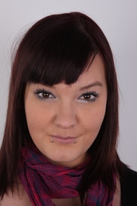 1. Download full pics of Petra (18) from czechcasting.com