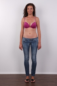 4. Download full pics of Jana (27) from czechcasting.com