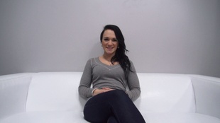 1. Download full pics of Veronika (18) from czechcasting.com