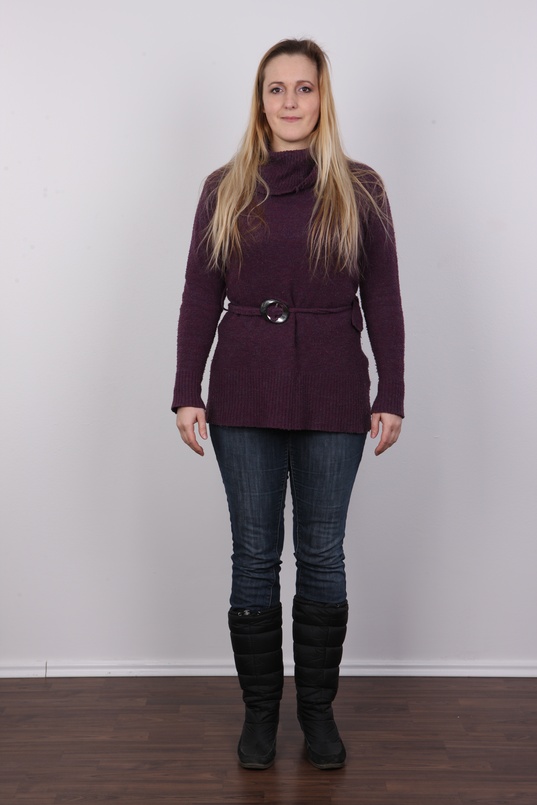 2. Download full pics of Jana (27) from czechcasting.com