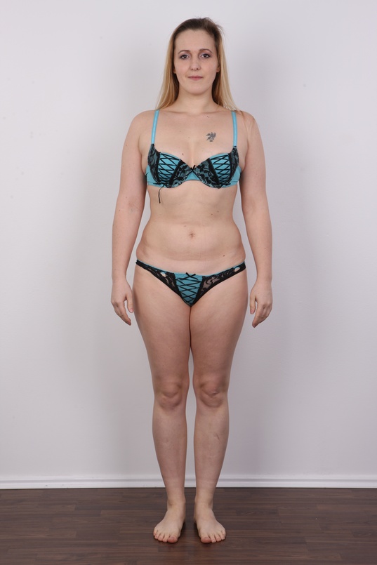 10. Download full pics of Jana (27) from czechcasting.com