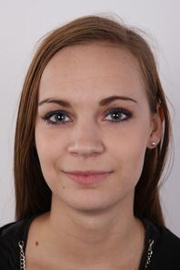 1. Download full pics of Martina (22) from czechcasting.com