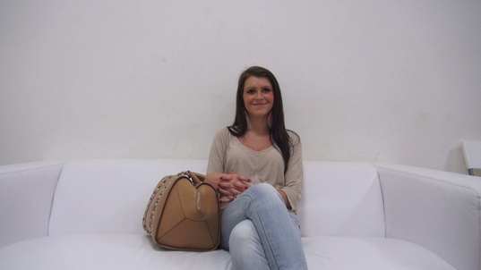 1. Download full pics of Andrea (19) from czechcasting.com