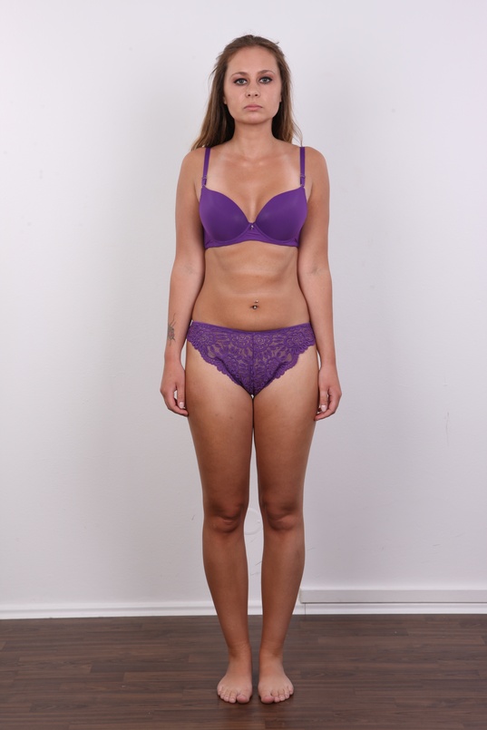 5. Download full pics of Renata (26) from czechcasting.com