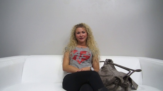 1. Download full pics of Veronika (29) from czechcasting.com